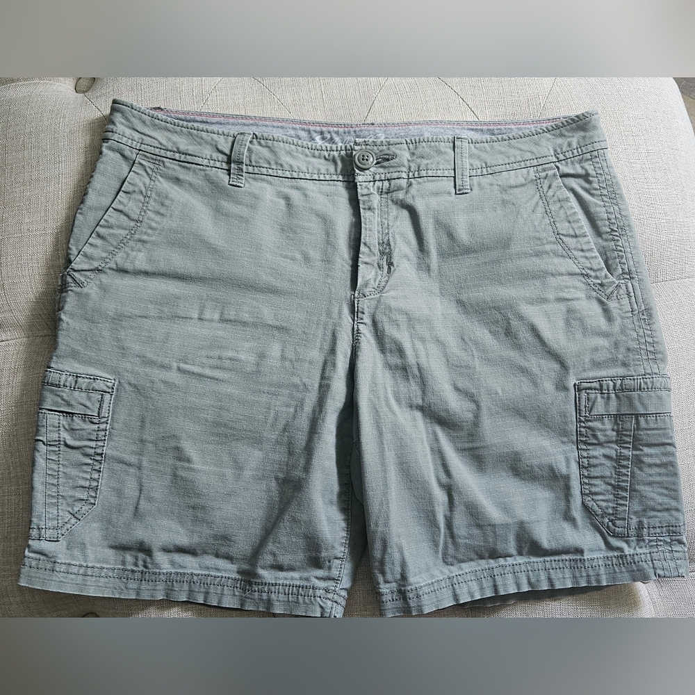 Eddie Bauer Shorts - Womens Size 10 - Green